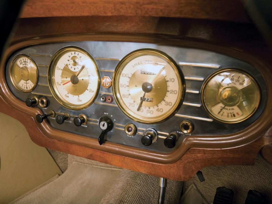  MG SA Tickford Drophead Coupe 1936 года  (фото 7 из 13)